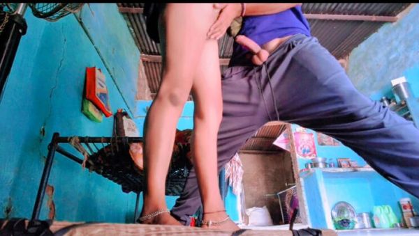 Desi Bhabhi First Time Home Sex in Saree - Tight Pussy Doggy Style Hindi - veryfreeporn.com - India on v0d.com
