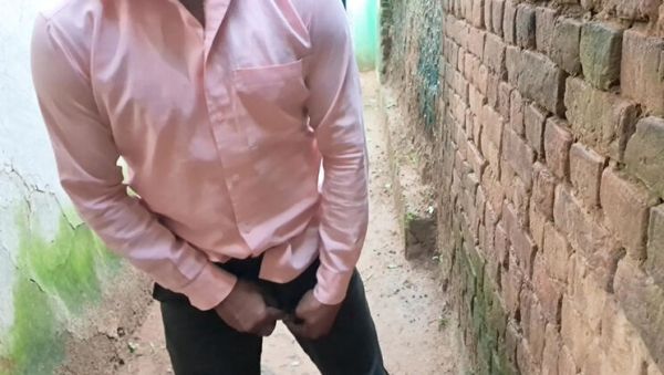 Desi Indian village girl with tight hairy pussy seduces older man - veryfreeporn.com - India on v0d.com
