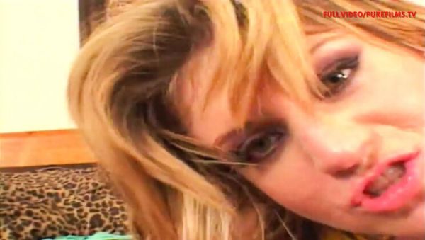 Step Mom Tyla Wynn Takes It Deep In The Ass From Marcos Leon - veryfreeporn.com - Britain on v0d.com