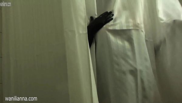 Masked MILF Wanilianna Perverted Shower Fetish with Latex Gloves and Dildo - veryfreeporn.com - Britain on v0d.com