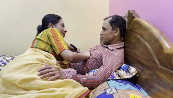 Indian Wife Caught Pussy Fucking Brother's Wife - Desi Bhabhi Rough Sex - porntry.com - India on v0d.com