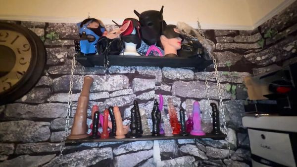 British Domination: Lanista Bear Makes Kitty Squirting Orgasm in Dungeon - veryfreeporn.com - Britain on v0d.com