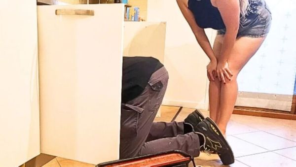 Amateur Italian Wife Cheats With Hot Plumber In Kitchen - Cuckold Desire - porntry.com - Italy on v0d.com