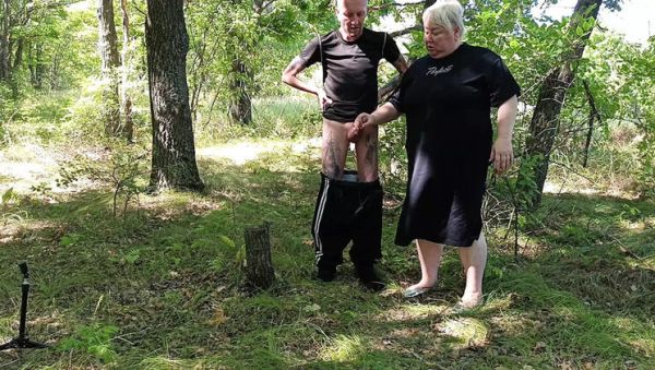 Stepmom Public Blowjob in Park - Zona901 Deep Throat & Cum Swallow - veryfreeporn.com on v0d.com