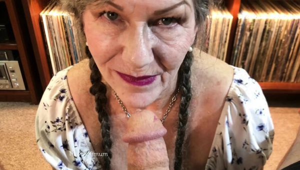 Stepmom Seduces Stepson For POV Blowjob & Facial Cumshot - Cum Addicted MILF - veryfreeporn.com - Britain - Usa on v0d.com