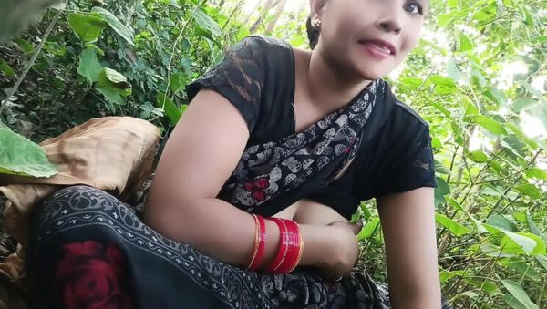 Desi Village Girl Outdoor Fucked Hard in Jungle Doggy Style - veryfreeporn.com - India on v0d.com