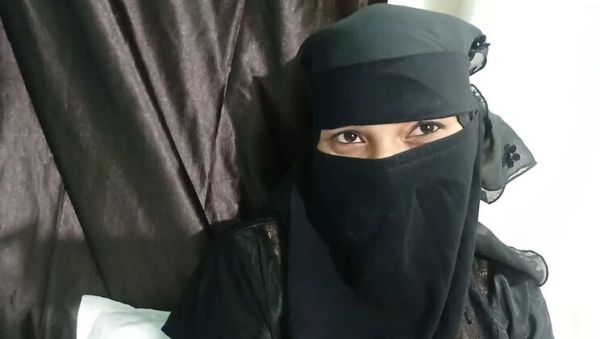 Desi Muslim Wife Seduces Hubby in Homemade Amateur Video - porntry.com - India on v0d.com