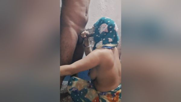 Hot Ki Chudai With Village Bhabhi - desi-porntube.com - India on v0d.com