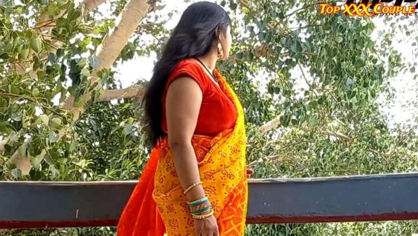Desi Stepmom Seduces Stepson For Hardcore Balcony Fucking - Hot Indian Homemade - veryfreeporn.com - India on v0d.com