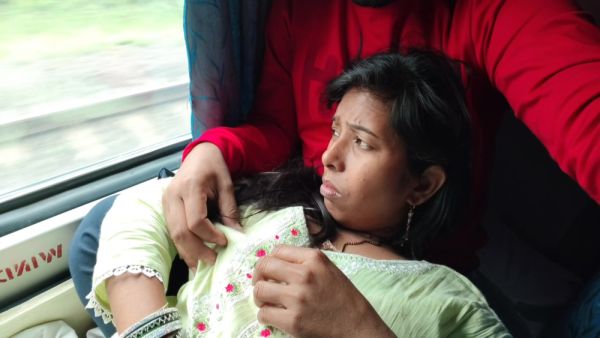 Village Desi Bhabhi Sex - An Unknown Man Came And Sat On Bhabhis Seat And Enjoying Sexi Moment - Doggy Style Bhabhi Sex Movies In Hindi - Village Bhabhi - desi-porntube.com - India on v0d.com