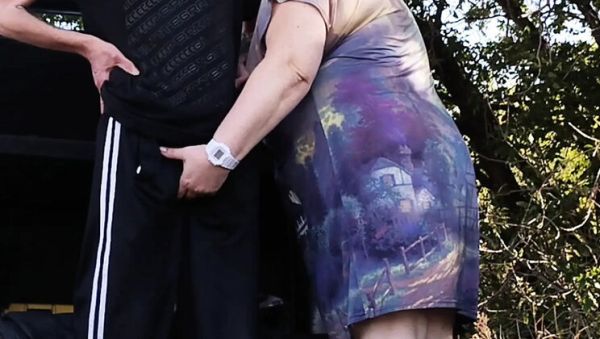 Zona901 Fucks MILF Step Mom Doggy Style in Park - Blowjob and Cumshot Twice in Public - porntry.com on v0d.com