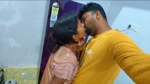 Desi Bhabhi Fucked by Husband's Friend - Hot Indian Sex Story in Hindi with Permi_pooja - porntry.com - India on v0d.com
