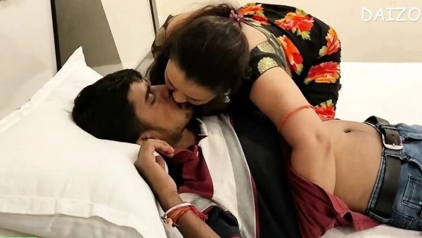 Desi Bhabi Hotel Fuck - Big Ass Indian Aunty Gets Creampie in Doggy Style - veryfreeporn.com - India on v0d.com