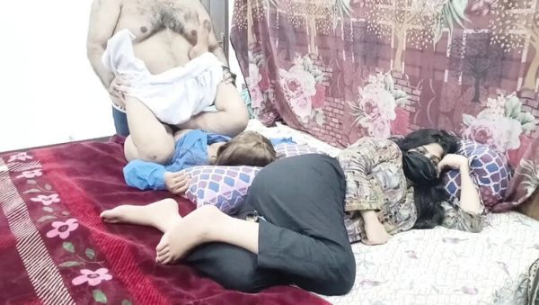 Desi Pakistani Husband Cheats With School Girl In Uniform While Wife Watches - porntry.com - Pakistan on v0d.com