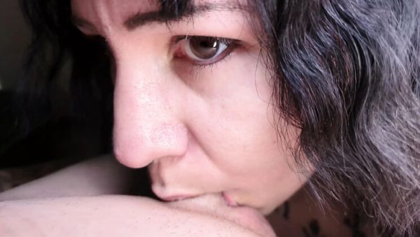 Goth Girl Sloppy Deepthroat Blowjob in Hotel Room - Amateur POV - veryfreeporn.com - Germany on v0d.com