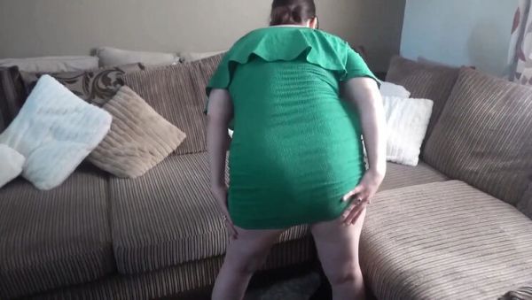 Littlevixen Strip Tease in Green Dress - BBW Wife Spreads Legs Solo - porntry.com on v0d.com