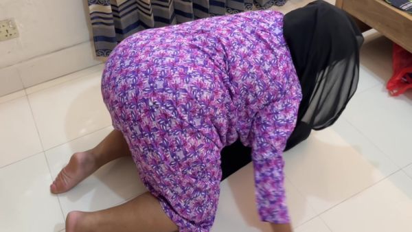 Indian Mallu In Big Ass Indian Hot Mallu Stepmom Stuck Under My Bed, Then I Fuck Her Anal & Cum Wild - desi-porntube.com - India on v0d.com