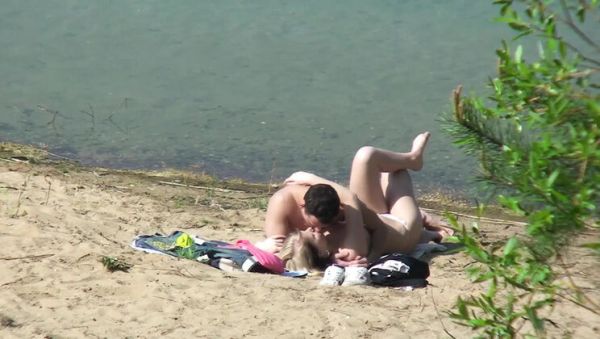 Amateur Couple Public Beach Sex - George Lee Homemade Blowjob Outdoor - porntry.com on v0d.com