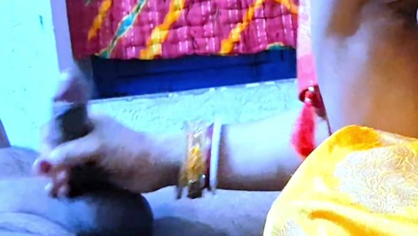 Indian Blowjob In Indian Bhabhi Blowjob Show Boobs - desi-porntube.com - India on v0d.com