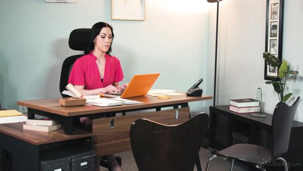 Diana Grace and Erin Everheart Lesbian Office 69 - Wet Pussy Eating and Scissoring in 4K - porntry.com - Britain on v0d.com