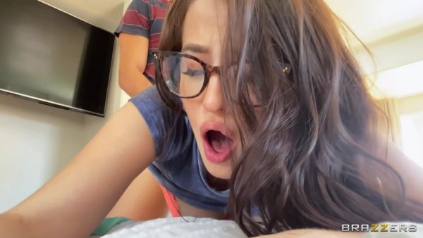 Brunette With Glasses Gets Dicked Down With Aubree Valentine - videohdzog.com on v0d.com