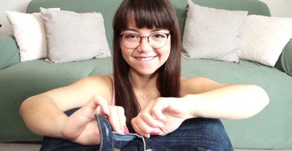 Mochi Mona, the p***e star, handles a big dick with her signature energy. - alphaporno.com on v0d.com