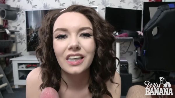 Uses Her Mouth To Make A Cock Cum - Miss Banana - upornia.com on v0d.com