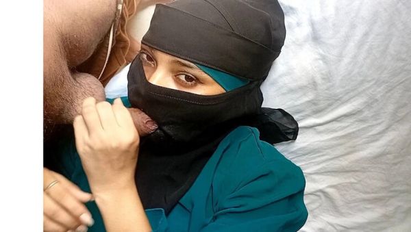 Indian Muslim Girl Dearshivani Face Fuck & Cum Swallowing Blowjob - veryfreeporn.com - India - Indonesia on v0d.com