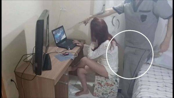 Naughty Teen Home Alone Gets Surprise Visit from Horny Handyman - Hidden Cam Action! - veryfreeporn.com on v0d.com
