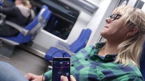 Teacher Of Magic Controls My Orgasm on Train with Remote Toy - veryfreeporn.com on v0d.com