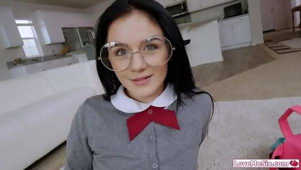 Stepsis Rosalyn Sphinx Begs for More After Fingering Fun - xxxfiles.com on v0d.com