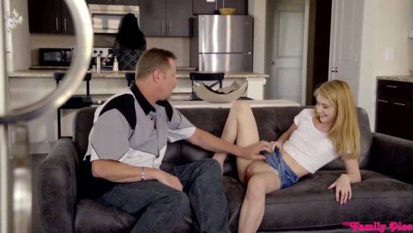 Hannah Hays: Father's Day Taboo Temptation - veryfreeporn.com on v0d.com