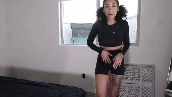 Hot Gym Workout Ends with Ariana Aimes Fingering and Squirting on Bed - veryfreeporn.com on v0d.com