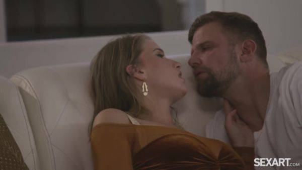 Neighbors - Octavia Red & Vince Karter - hotmovs.com on v0d.com