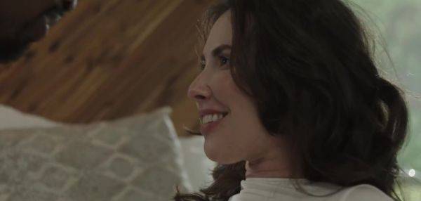 Wife is helped by professionals touches - inxxx.com on v0d.com