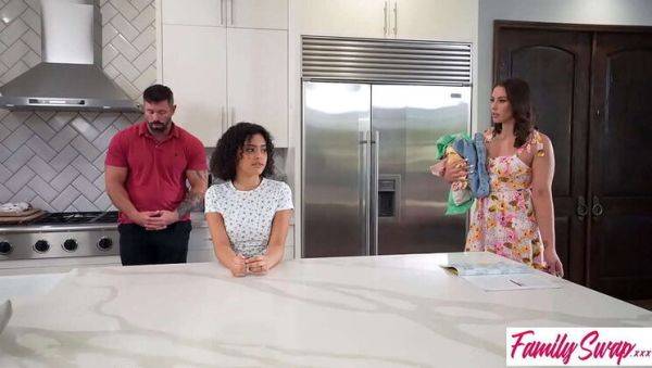 Mandy Waters Catches Dani Diaz with Panties Down - Threesome Blowjob & Creampie in Kitchen - S6:E9 - veryfreeporn.com on v0d.com
