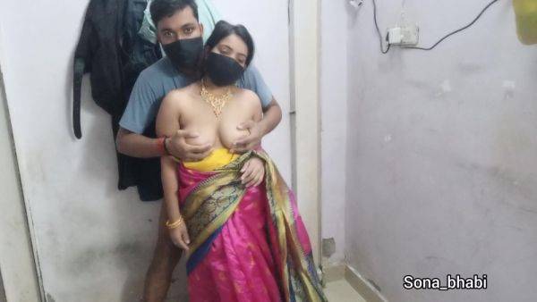 Indian Desi Bhabhi Sex In Saree With Hindi Sex - desi-porntube.com - India on v0d.com