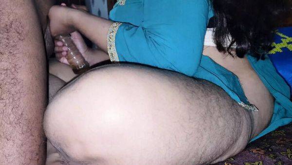 Hot Pakistani Princess Gets First-Time Love and Sex with Cousin at Home - porntry.com - Pakistan on v0d.com