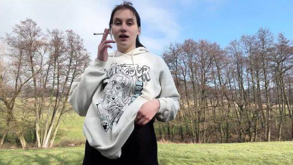 Stepmom MertyXXX Shows Off Perfect Body in Public Park Nudity - veryfreeporn.com on v0d.com