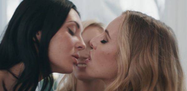 Lesbian couple seducing their neighbor - inxxx.com on v0d.com