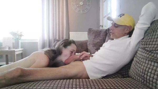 Caught Him Sneaking a Wank, So I Dropped to My Knees and Showed Him My Mouth Feels Better Than His Hand! - xxxfiles.com - Britain on v0d.com