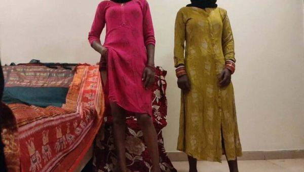 Real Desi Village Threesome: Housewife and Step Sister Hot Sex Full Video - veryfreeporn.com - India on v0d.com