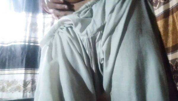 Hot Desi Bhabhi Sucks Neighbor's Brother and Takes His Goods - porntry.com - India on v0d.com