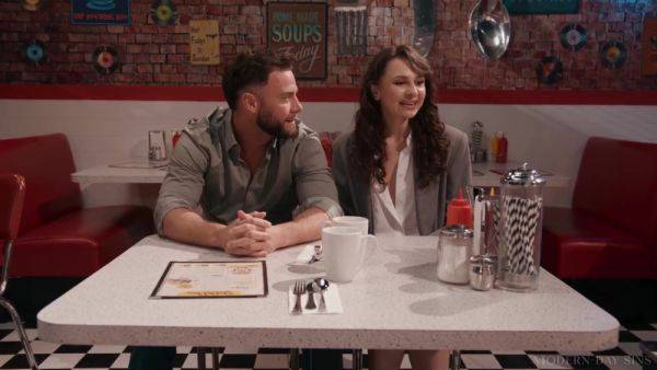 Sneaking Around At The Diner - Liz Jordan - videomanysex.com - Jordan on v0d.com