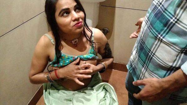 Desi Bhabhi Fucked Hard by Mechanic in Bathroom - Baby Kajal Hot Indian Sex - xxxfiles.com - India on v0d.com