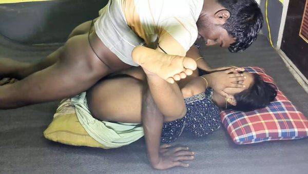 Desi Indian Bhabhi Deluwara Hot Home Sex with Hindi Audio - veryfreeporn.com - India on v0d.com