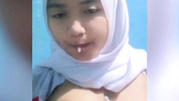 Asian Teen Squeezes Her Big Natural Tits for Perfect Solo Orgasm - veryfreeporn.com - Japan on v0d.com