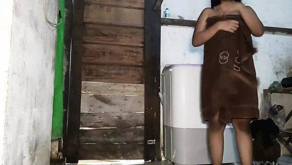Hot Indonesian Housewife Cheats with Brother-in-Law in Steamy Fuck Session - porntry.com - Indonesia on v0d.com
