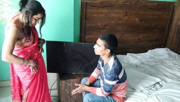 TV Mechanic Gives Free Service to Housewife at Home Without Taking Money - Hot Shower Scene - xxxfiles.com on v0d.com