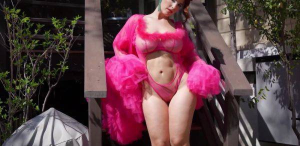 Red latina MILF reveals her juicy fruits - inxxx.com on v0d.com